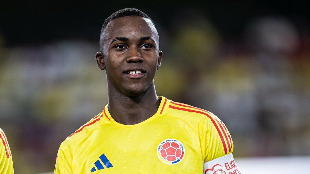 Колумбийски талант пристигна в Англия, за да подпише с Манчестър Юнайтед