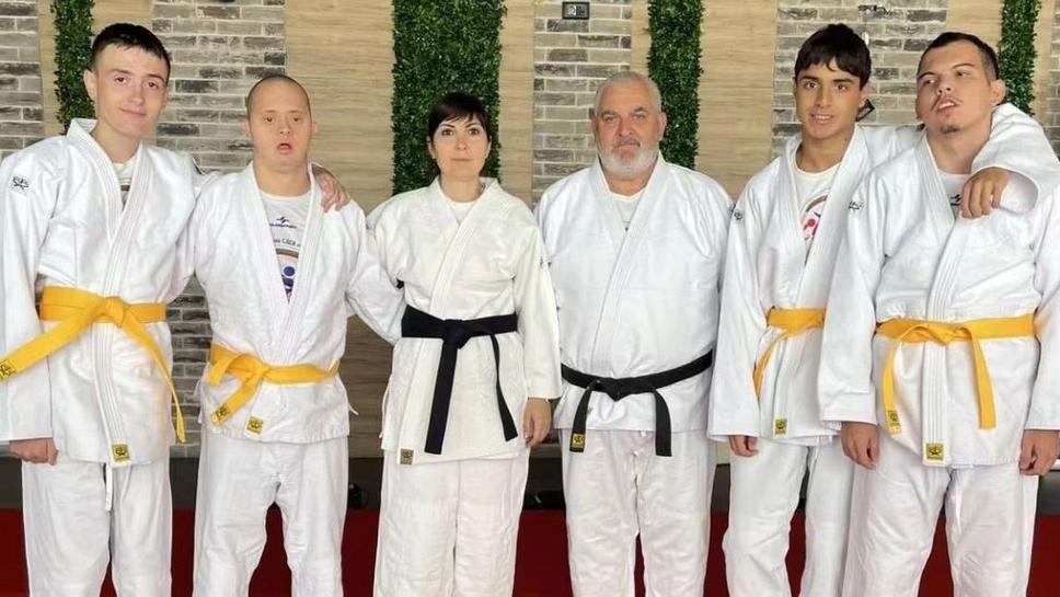Четирима българи се окичиха с медали на Спешъл Олимпикс в Сараево
