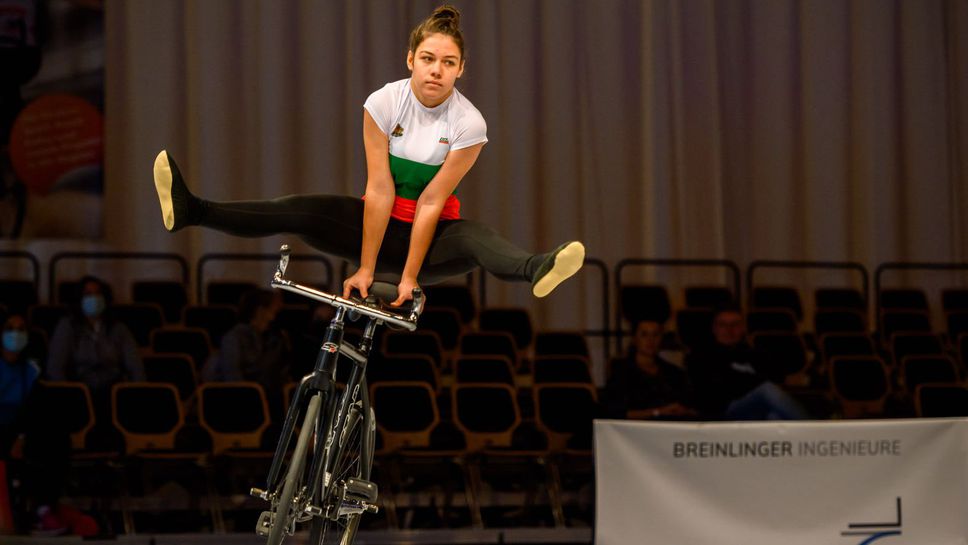 Българка участва на Световната купа по артистично колоездене