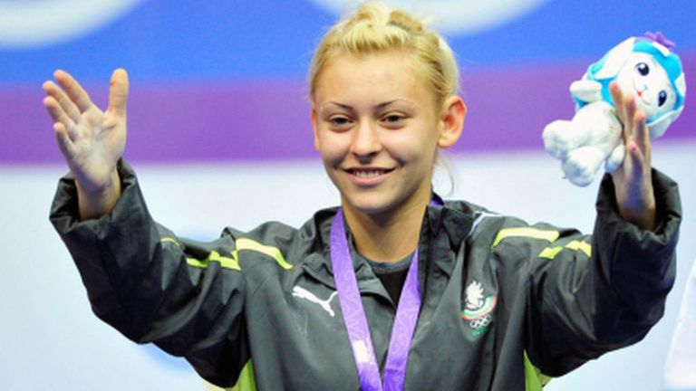 Световната шампионка по вдигане на тежести от Хюстън 2015 Боянка