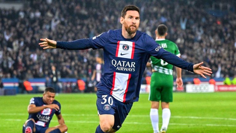 Аржентинската звезда на Пари Сен Жермен Лионел Меси продължава да