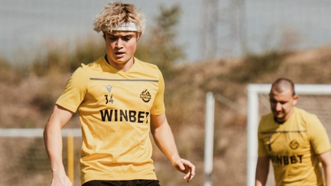  Ботев (Пловдив) подписа с TikTok звездата Миша 