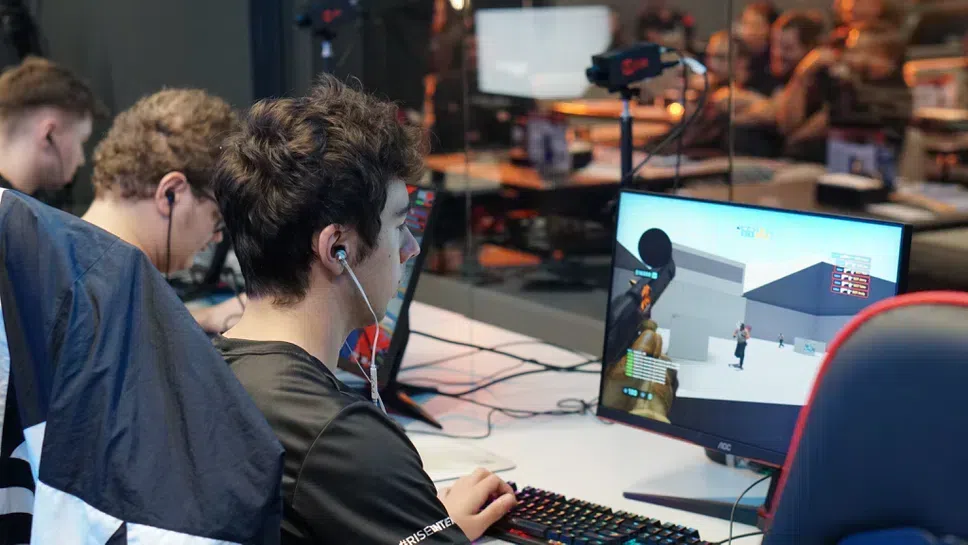 Добрата игра на Дейвид "h4rn" Бенчев се оказа твърде малко в загубата на Pompa