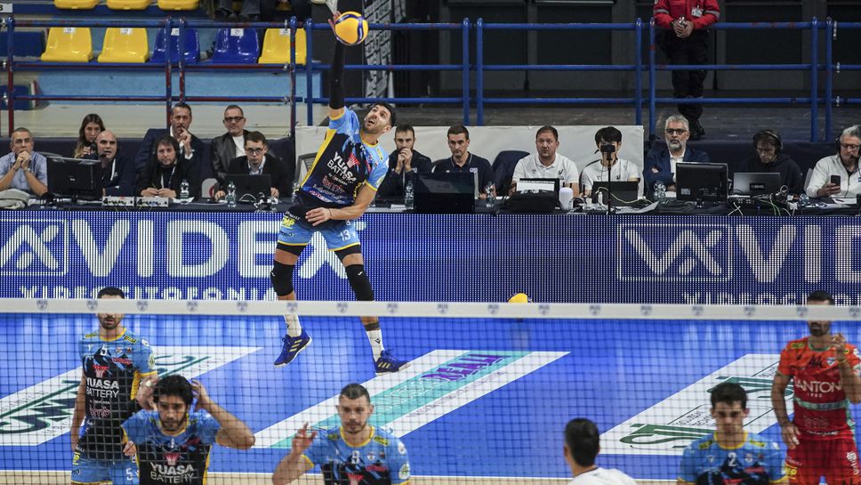 Националите Илия Петков Георги Татаров и техният Юаса Батери Гротадзолина