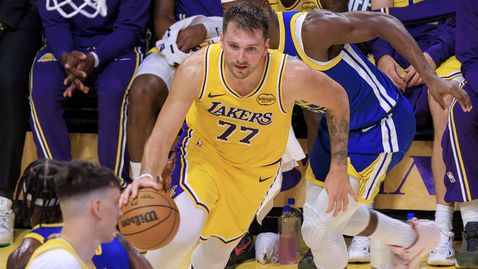 Извънземно представяне на Дончич за успех над Тимбъруулвс