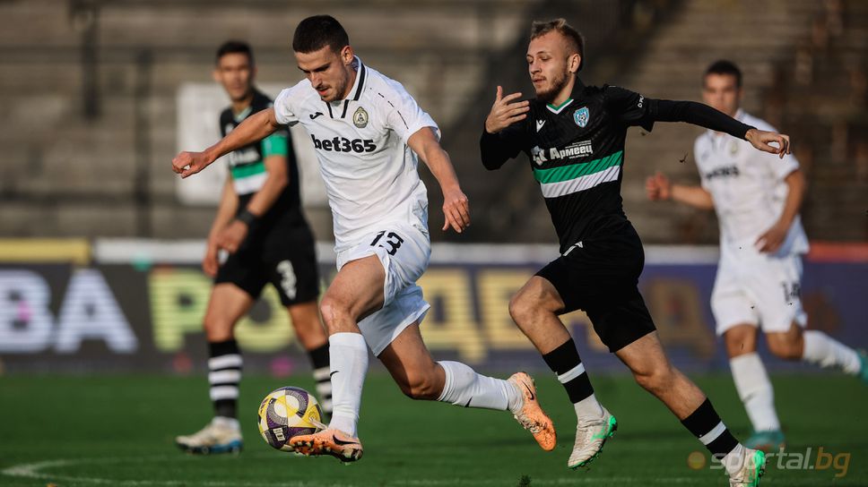 Двама се завръщат в групата на Славия