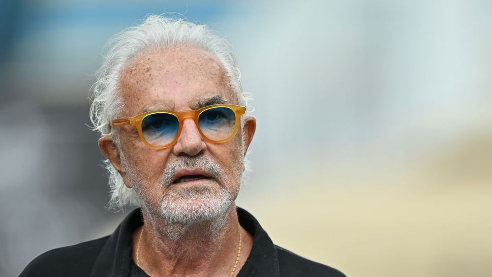 Семейна идилия за Флавио Бриаторе и младата му съпруга