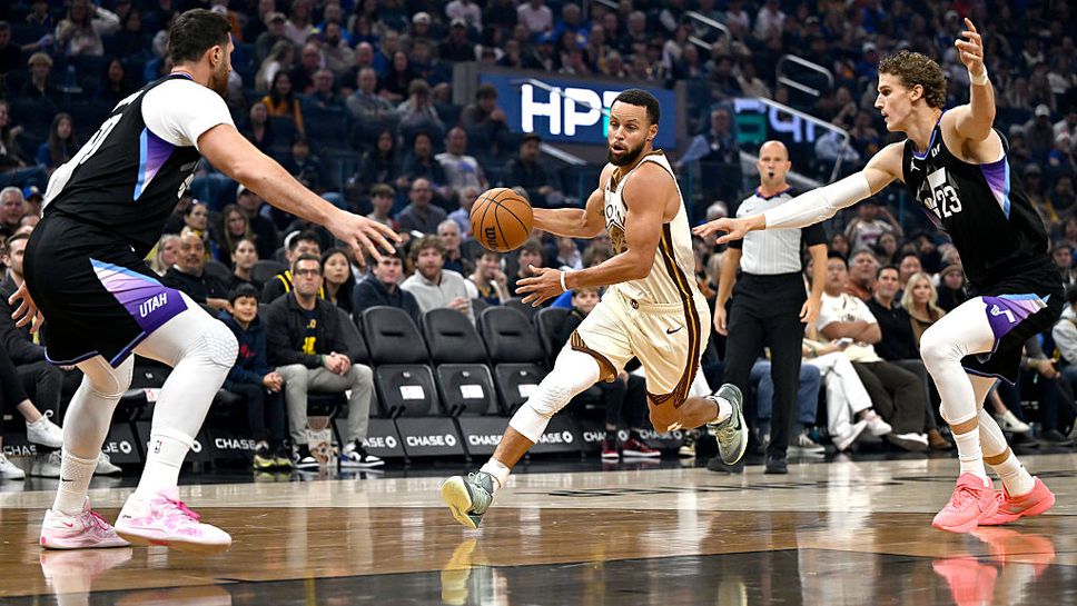 Къри блести при победа на Уориърс над Юта Джаз
