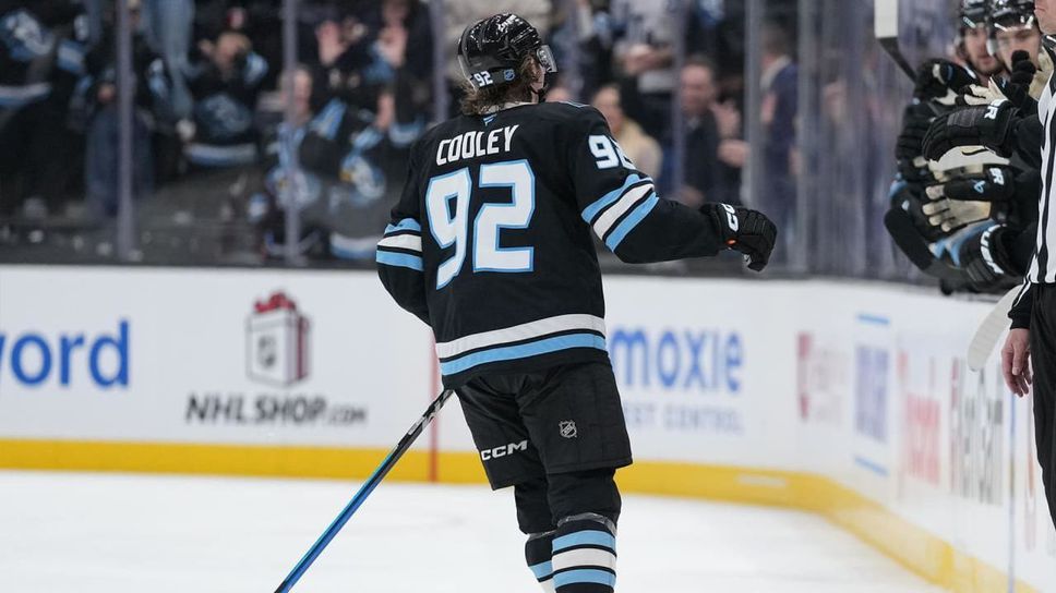 Логан Куули вкара четири гола за победа на Юта Мамът срещу Вегас