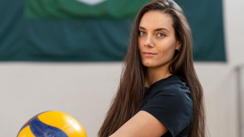 След дълги години на застой в последно време девическият волейбол