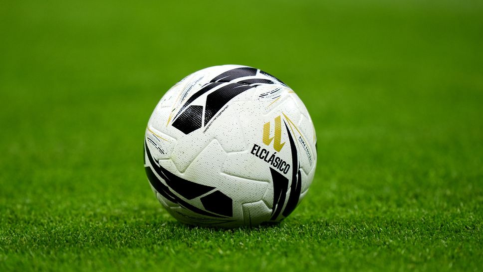 Барселона поднови договора с талант от школата