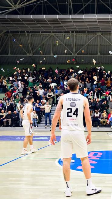 Локомотив Пловдив събра сериозно количество играчки за деца в нужда