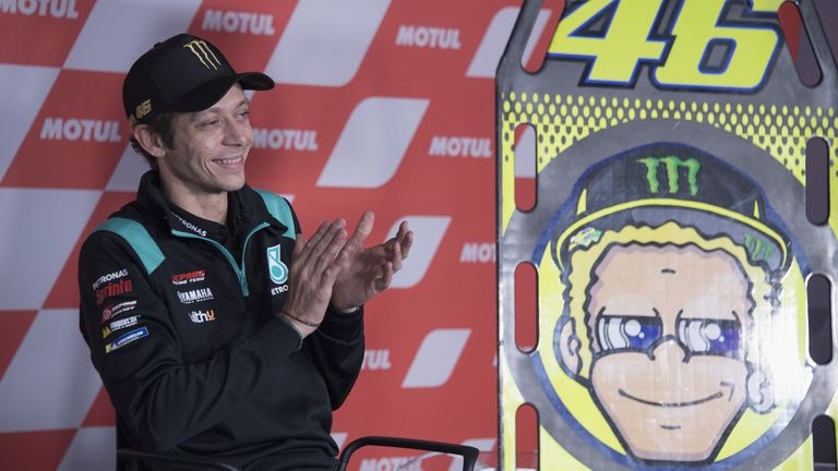 Герхард Бергер опитва да убеди Валентино Роси за участие в DTM