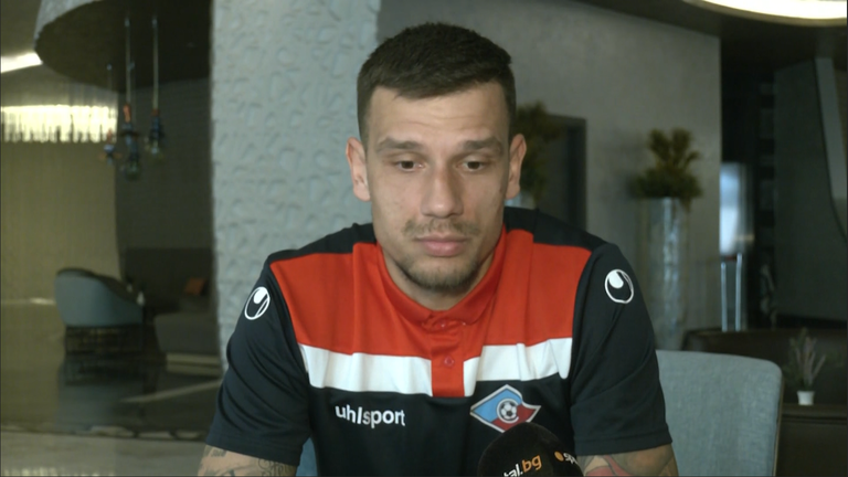 Футболистът на Септември (София) Асен Георгиев сподели пред камерата на, че