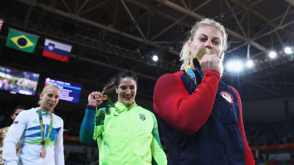 Двукратна олимпийска шампионка ще дебютира на UFC 300