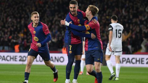 Барса прегази Валенсия за историческа победа и загърби проблемите си в Ла Лига
