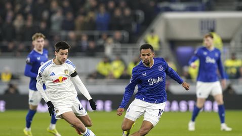  Груев излезе от игра, след което Лийдс изпусна успеха против Евертън 