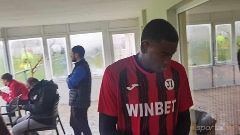 Заформи се мега сага: ЦСКА 1948 пробва да отмъкне Переа под носа на Левски, Крушарски с коментар