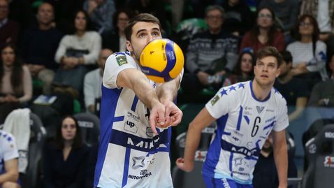 Мартин Атанасов с 16 точки, Монца взе точка на Кунео