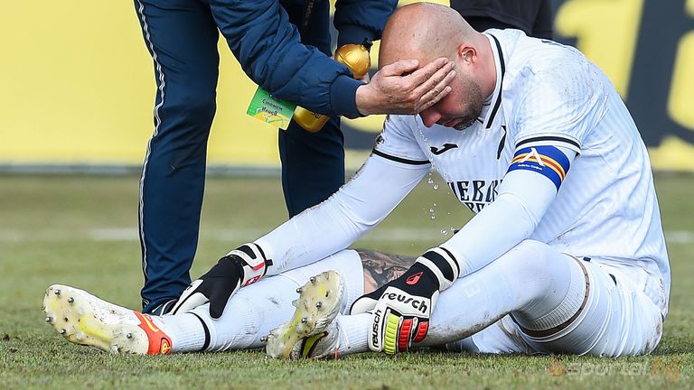  Трима от титулярите на Левски упражняват самостоятелно преди конфликта с ЦСКА - София 