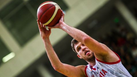  Магическото завръщане на Везенков не избави 