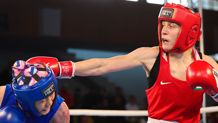 Светлана Каменова достигна до четвъртфиналите на Световното по бокс за жени