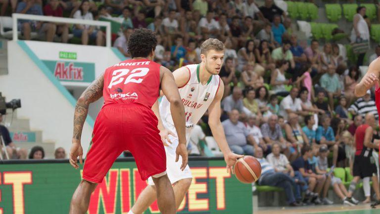 Мъжкият национален отбор на България по баскетбол се изправя в