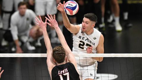 Лазар Бучков и Лонг Бийч записаха 13-а победа в САЩ