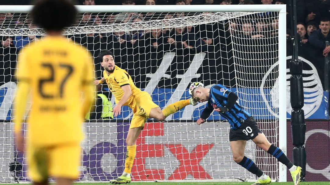 Нападател на Аталанта показа щетите по лицето си след решаващата дузпа