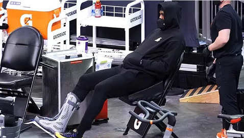 ЛеБрон Джеймс няма  да играе още поне месец