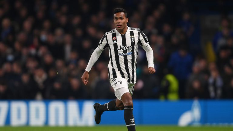 Ръководството на е взело решение да се раздели с левия