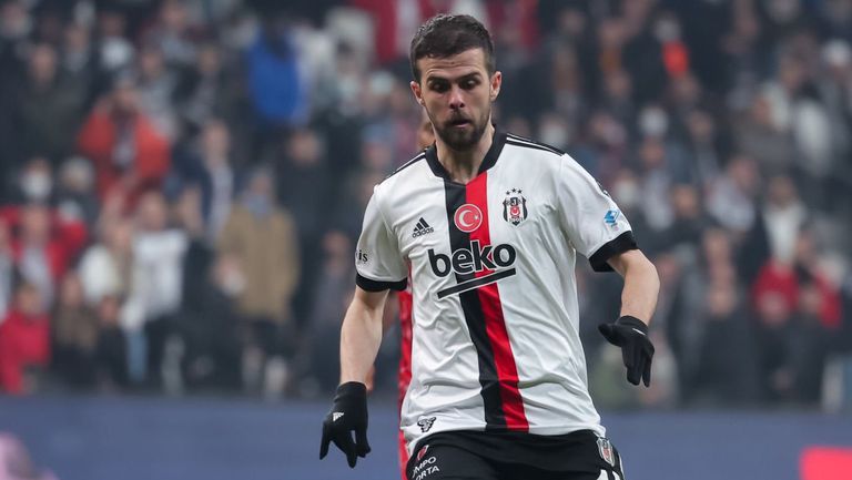  Бешикташ желае да задържи Пянич, само че при по-ниска заплата 