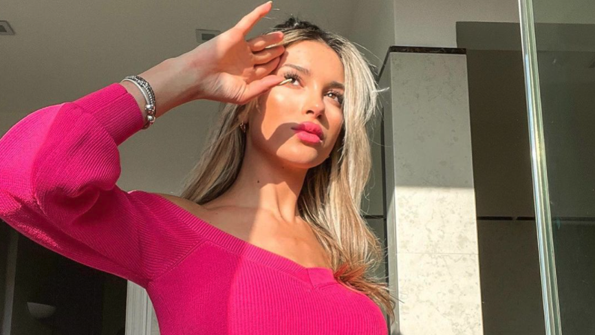 Футболно гадже се хвали с тяло - трепач