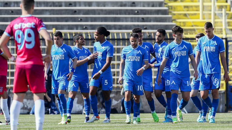  Левски пусна свободен вход за контролата със Септември 