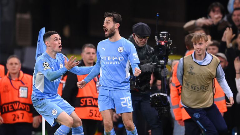 вкара един от головете за при победата с 4 3 над