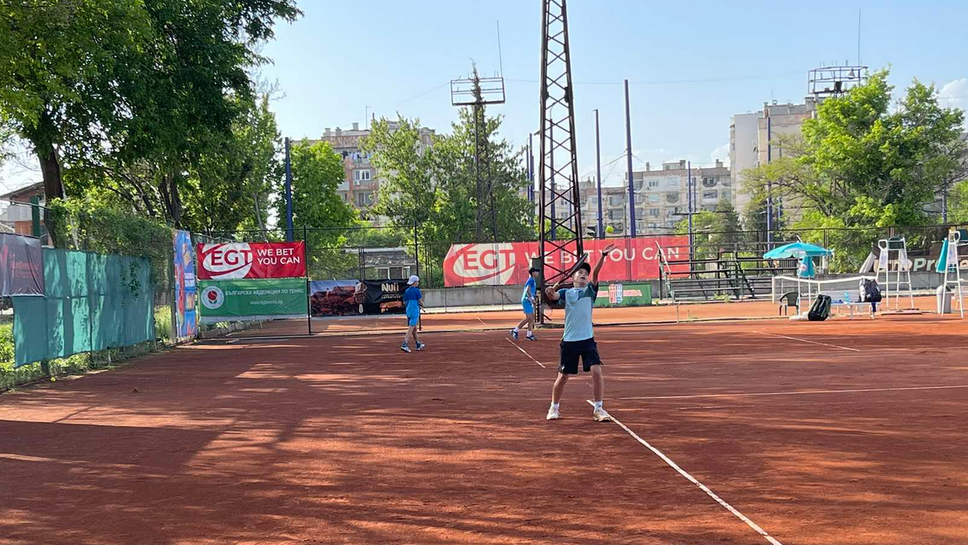 Двама българи ще играят на полуфиналите на турнира на Тенис Европа в Пазарджик