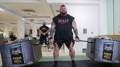 Еди Хол ще се пробва срещу прочутата боксова фамилия Фюри