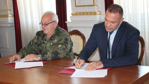 Кубрат Пулев стана докторант във Военна академия