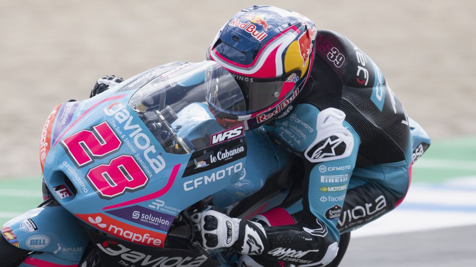 Максимо Килес изчака своя момент, за да триумфира в Гран При на Испания в Moto3