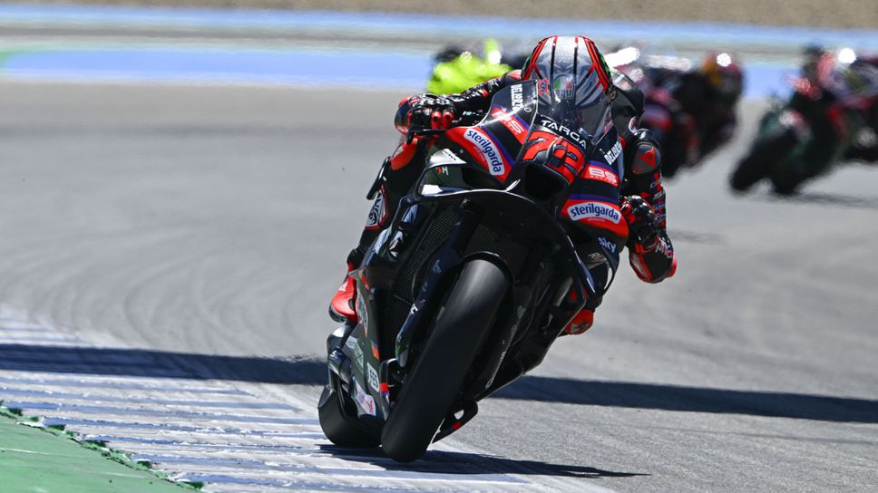 Рекордното господство на Марко Бедзеки в MotoGP приключи след 121 обиколки