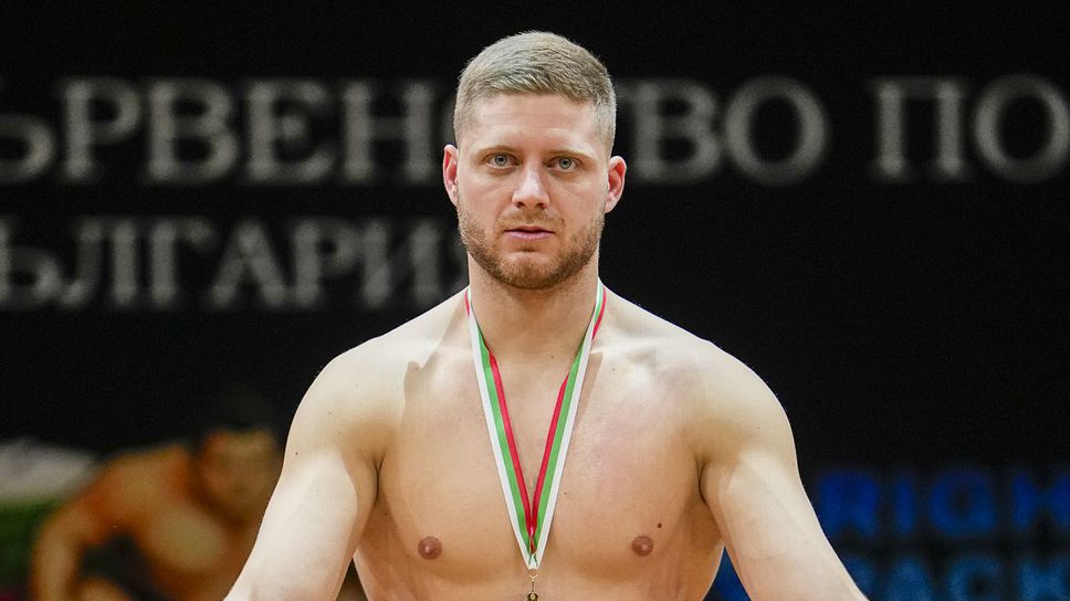 Виктор Костов стана шампион на България по сумо при мъжете в абсолютната категория „Оупън“