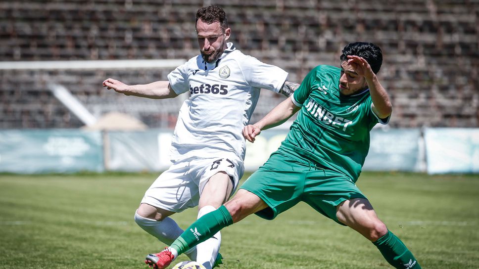 Автогол в края донесе точката на десетима от Ботев (Враца) срещу Славия