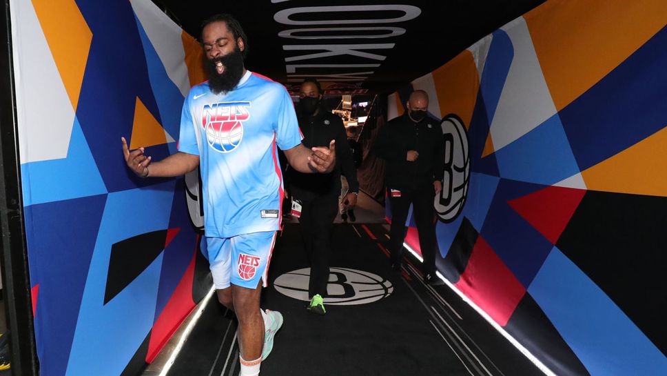 Джеймс Хардън се изкачи на шесто място по тройки в плейофите