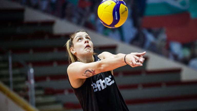 Броени часове остават до старта на волейболистките на България в