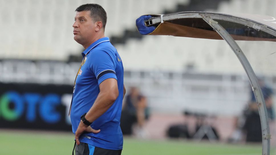 Треньорът на Костадинов в АПОЕЛ подаде оставка след пропуснатата титла на Кипър