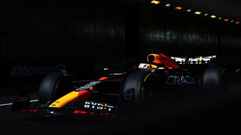  Верстапен поведе във втората подготовка в Монако, Сайнц се удари в стената 