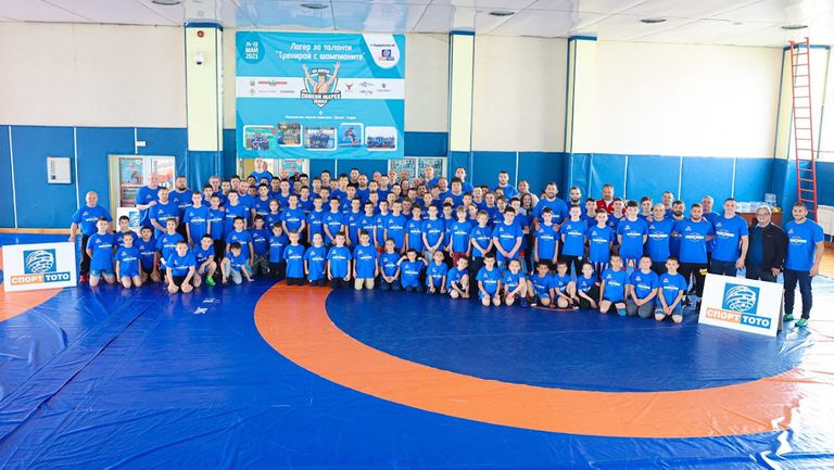 Близо 100 млади борци се включиха в първото издание на “Тренирай с шампионите”