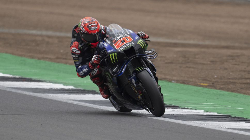 Фабио Куартараро имаше комфортна преднина от близо пет секунди пред