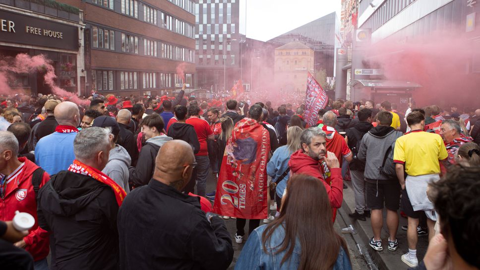 Ден след като вдигна шампионската титла играчите на Ливърпул ще