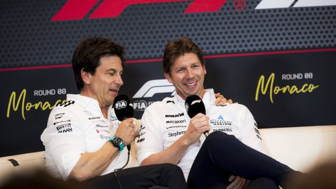 Тото Волф не бърза да заяви, че Мерцедес има предимство